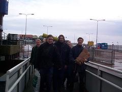Bij het oplopen van de boot werd er nog 
gelachen ..