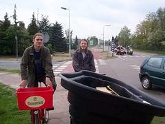 op de bakfiets is toch makkelijker
vijverfiets ;-)