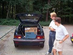 Wat een aftandse auto !!!! 
Ik dacht dat ie niet meer durfde te rijden !